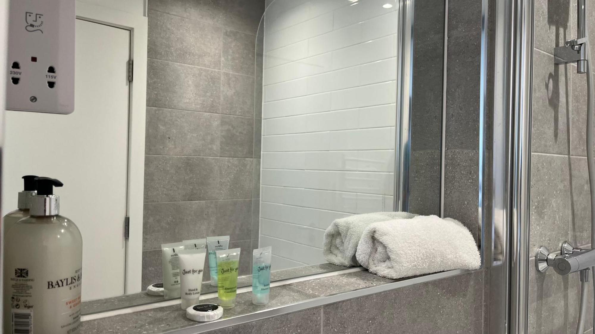 New Build 1 Bedroom Apartment, Jewellery Quarter 伯明翰 外观 照片